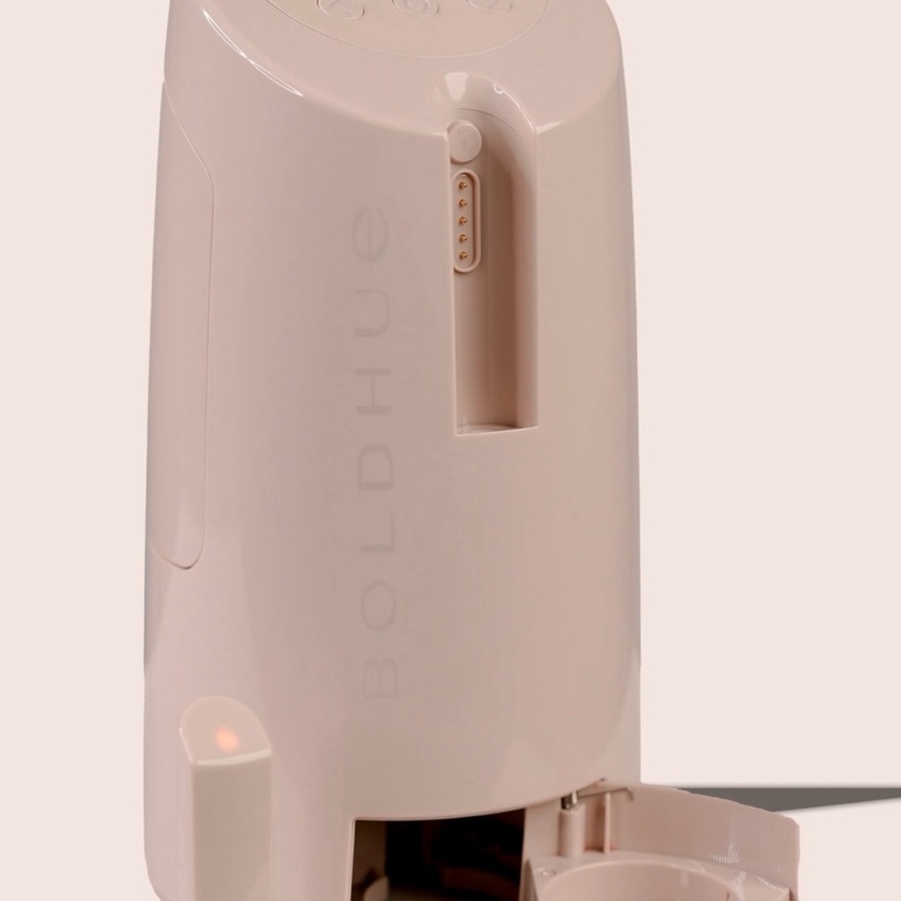 BoldHue Custom Foundation Machine